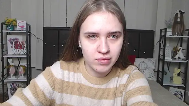 LauraHlot online show from 11/16/25, 07:08