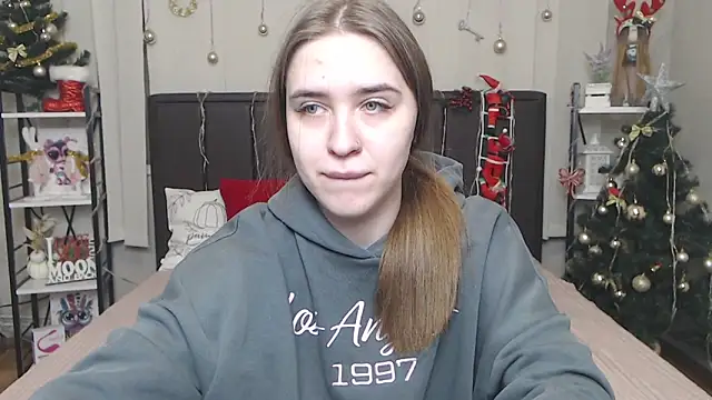 LauraHlot online show from 01/05/26, 06:22