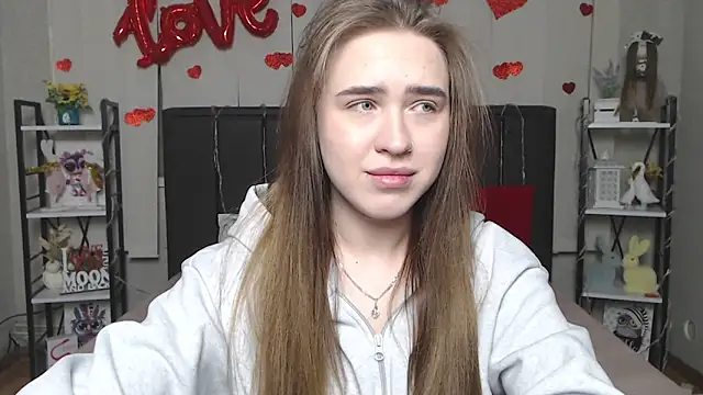 LauraHlot online show from 02/17/26, 06:21