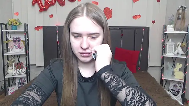 LauraHlot online show from 04/30/26, 06:09