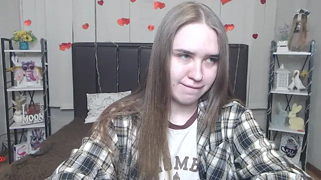 LauraHlot online show from 05/02/26, 06:13