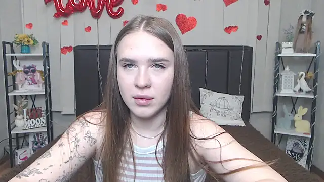 LauraHlot online show from 05/08/26, 05:29