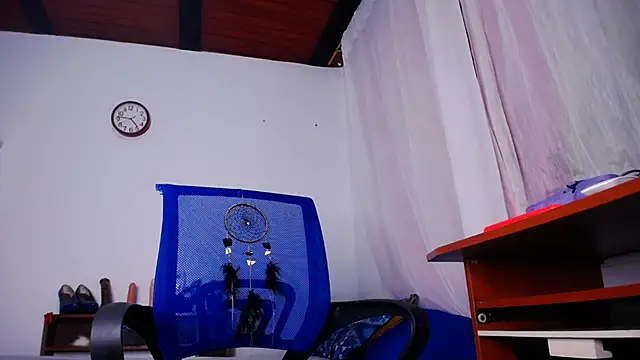 anyaadamss online show from 02/07/25, 03:23