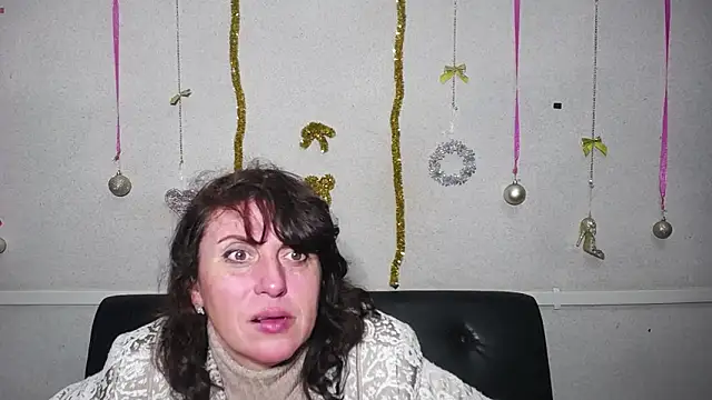 Snapshot of LuciaMii chatting on 01/14/25, 06:07 LuciaMii online show from 01/14/25, 06:07