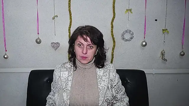 Snapshot of LuciaMii chatting on 01/16/25, 06:16 LuciaMii online show from 01/16/25, 06:16
