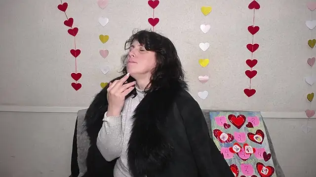 Snapshot of LuciaMii chatting on 02/14/25, 03:22 LuciaMii online show from 02/14/25, 03:22