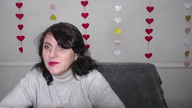 Snapshot of LuciaMii chatting on 02/17/25, 06:04 LuciaMii online show from 02/17/25, 06:04