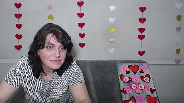 Snapshot of LuciaMii chatting on 02/17/25, 09:08 LuciaMii online show from 02/17/25, 09:08