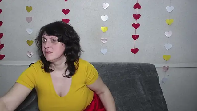 Snapshot of LuciaMii chatting on 03/11/25, 03:16 LuciaMii online show from 03/11/25, 03:16