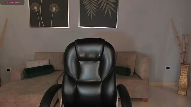 ValeriaVelvet online show from 11/25/25, 12:16