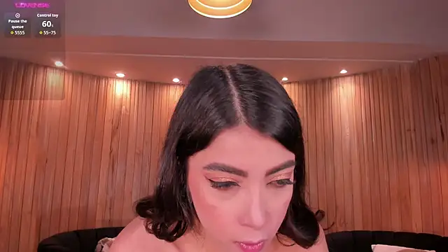 Snapshot of ValeriaVelvet chatting on 12/17/25, 12:22 ValeriaVelvet online show from 12/17/25, 12:22