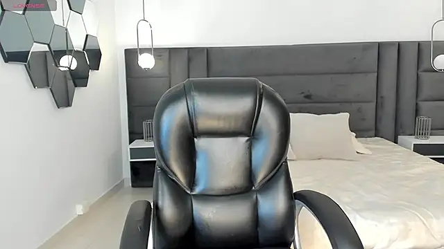 Snapshot of ValeriaVelvet chatting on 01/15/26, 12:21 ValeriaVelvet online show from 01/15/26, 12:21