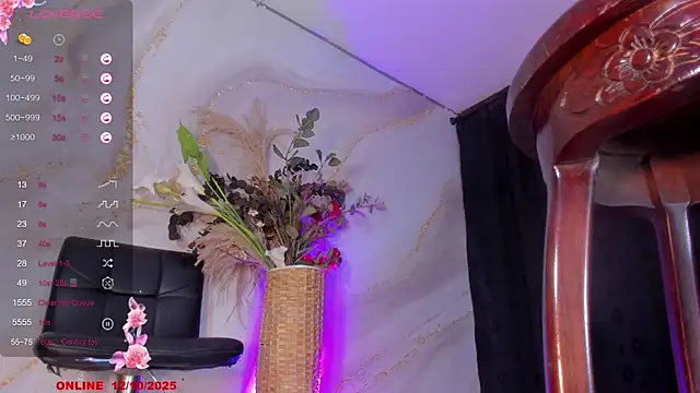 Karla-Ebony online show from 10/12/25, 02:05