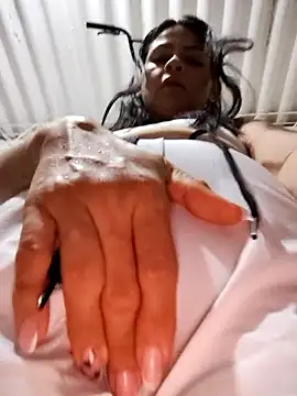 Linda Lars online show from 04/19/26, 03:06