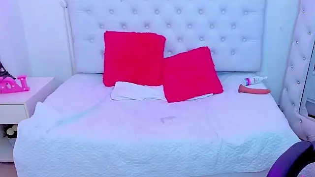 silvana  miller online show from 02/08/25, 01:11