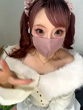 Snapshot of alice__1111 chatting on 12/21/25, 12:23 alice 1111 online show from 12/21/25, 12:23