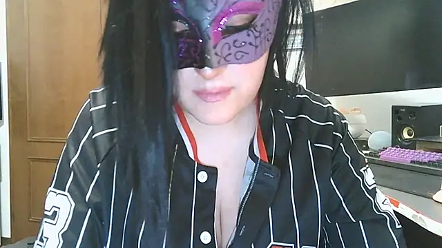 LaDamaNeraa online show from 09/29/25, 01:27