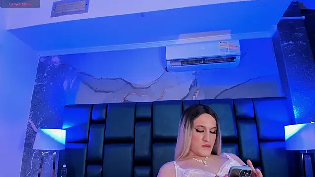 Snapshot of JESSI_NAOMI chatting on 02/04/25, 07:07 JESSI NAOMI online show from 02/04/25, 07:07