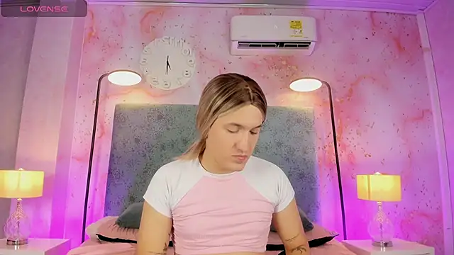 Snapshot of JESSI_NAOMI chatting on 11/09/25, 11:36 JESSI NAOMI online show from 11/09/25, 11:36