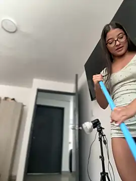 Snapshot of Arilw chatting on 12/02/24, 03:14 Arilw online show from 12/02/24, 03:14