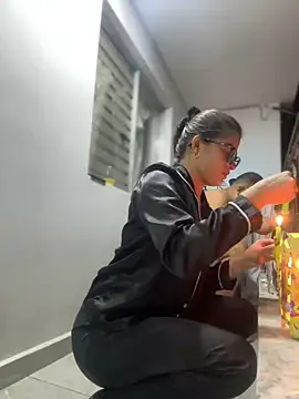 Snapshot of Arilw chatting on 12/08/24, 12:29 Arilw online show from 12/08/24, 12:29