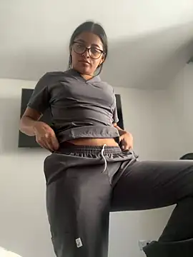 Snapshot of Arilw chatting on 12/08/24, 05:22 Arilw online show from 12/08/24, 05:22