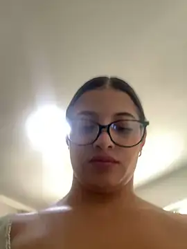 Snapshot of Arilw chatting on 01/04/25, 07:23 Arilw online show from 01/04/25, 07:23