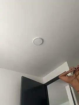 Snapshot of Arilw chatting on 02/23/25, 03:40 Arilw online show from 02/23/25, 03:40