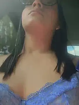 Snapshot of Arilw chatting on 03/09/25, 02:21 Arilw online show from 03/09/25, 02:21