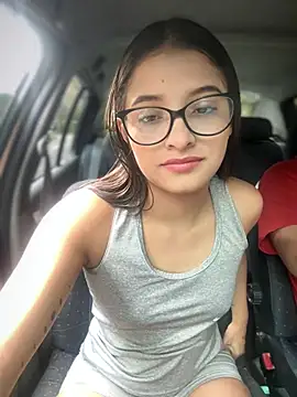 Snapshot of Arilw chatting on 03/20/25, 01:26 Arilw online show from 03/20/25, 01:26