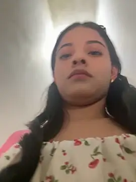 Snapshot of Arilw chatting on 11/29/25, 02:09 Arilw online show from 11/29/25, 02:09