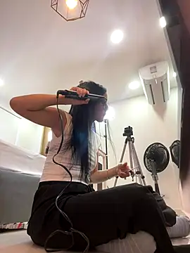 ariel jonees online show from 12/02/25, 05:19