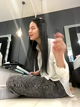 ariel jonees online show from 12/15/25, 03:05