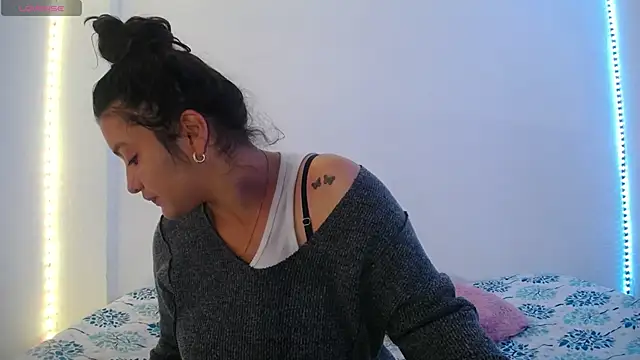 Laurenkenner  online show from 02/18/25, 04:48