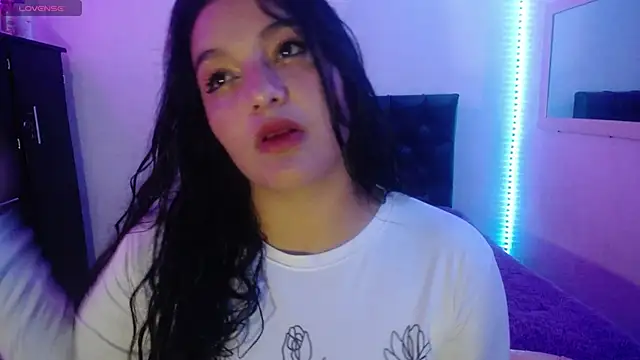 Laurenkenner  online show from 10/06/25, 07:00