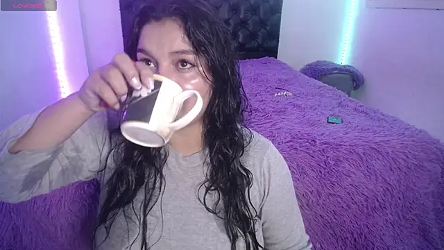 Laurenkenner  online show from 04/23/26, 06:54