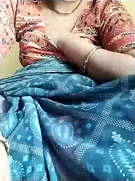 Snapshot of Cutkajal chatting on 02/07/25, 08:01 Cutkajal online show from 02/07/25, 08:01