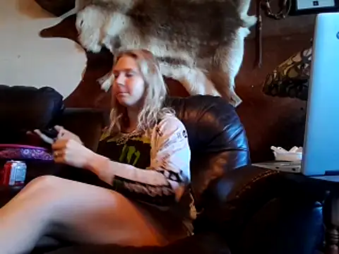 Ryan and Aurora online show from 04/20/26, 03:15