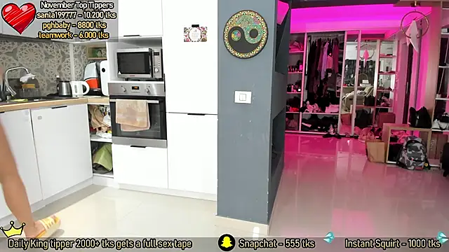 AmySuperHeroes online show from 11/21/25, 12:15