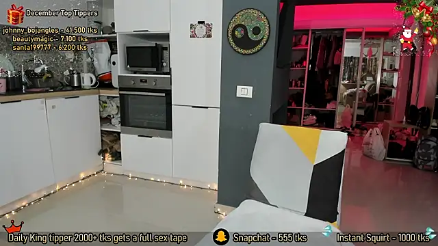 AmySuperHeroes online show from 12/19/25, 08:43