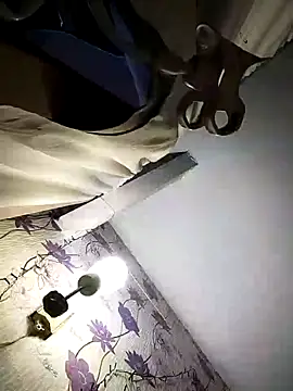 Snapshot of SweetLeila40 chatting on 01/30/25, 03:19 SweetLeila40 online show from 01/30/25, 03:19