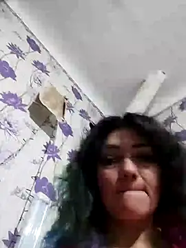 Snapshot of SweetLeila40 chatting on 02/09/25, 02:49 SweetLeila40 online show from 02/09/25, 02:49