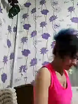 Snapshot of SweetLeila40 chatting on 02/10/25, 08:10 SweetLeila40 online show from 02/10/25, 08:10