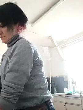 Snapshot of SweetLeila40 chatting on 02/25/25, 12:45 SweetLeila40 online show from 02/25/25, 12:45