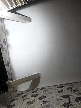 Snapshot of SweetLeila40 chatting on 02/26/25, 12:27 SweetLeila40 online show from 02/26/25, 12:27