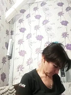 Snapshot of SweetLeila40 chatting on 02/27/25, 08:20 SweetLeila40 online show from 02/27/25, 08:20