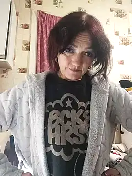 Snapshot of SweetLeila40 chatting on 12/22/25, 07:00 SweetLeila40 online show from 12/22/25, 07:00