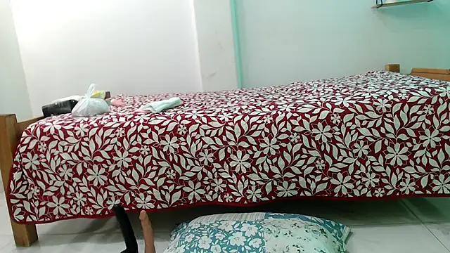 evaleribigtits18 online show from 04/24/26, 12:57