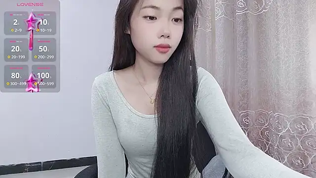 Snapshot of Lvy--v chatting on 02/22/25, 10:31 Lvy--v online show from 02/22/25, 10:31