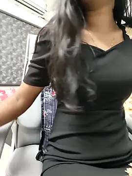 yhona darling online show from 05/18/26, 06:36